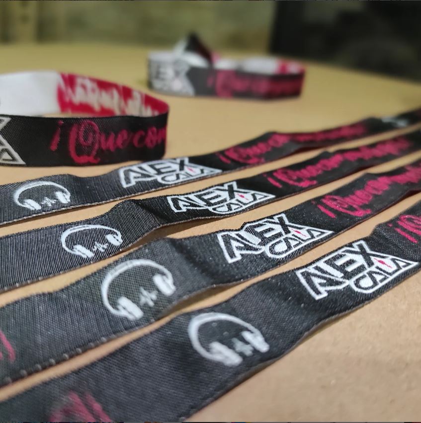 Pulseras de tela bordadas para hermandades y eventos